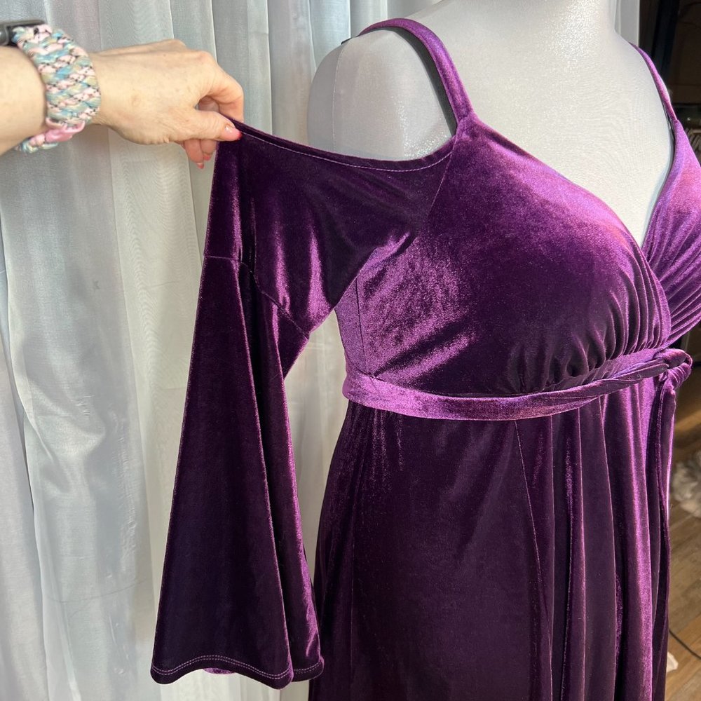 torrid Purple Velvet Cold-Shoulder Maxi Dress - Picture 3 of 12